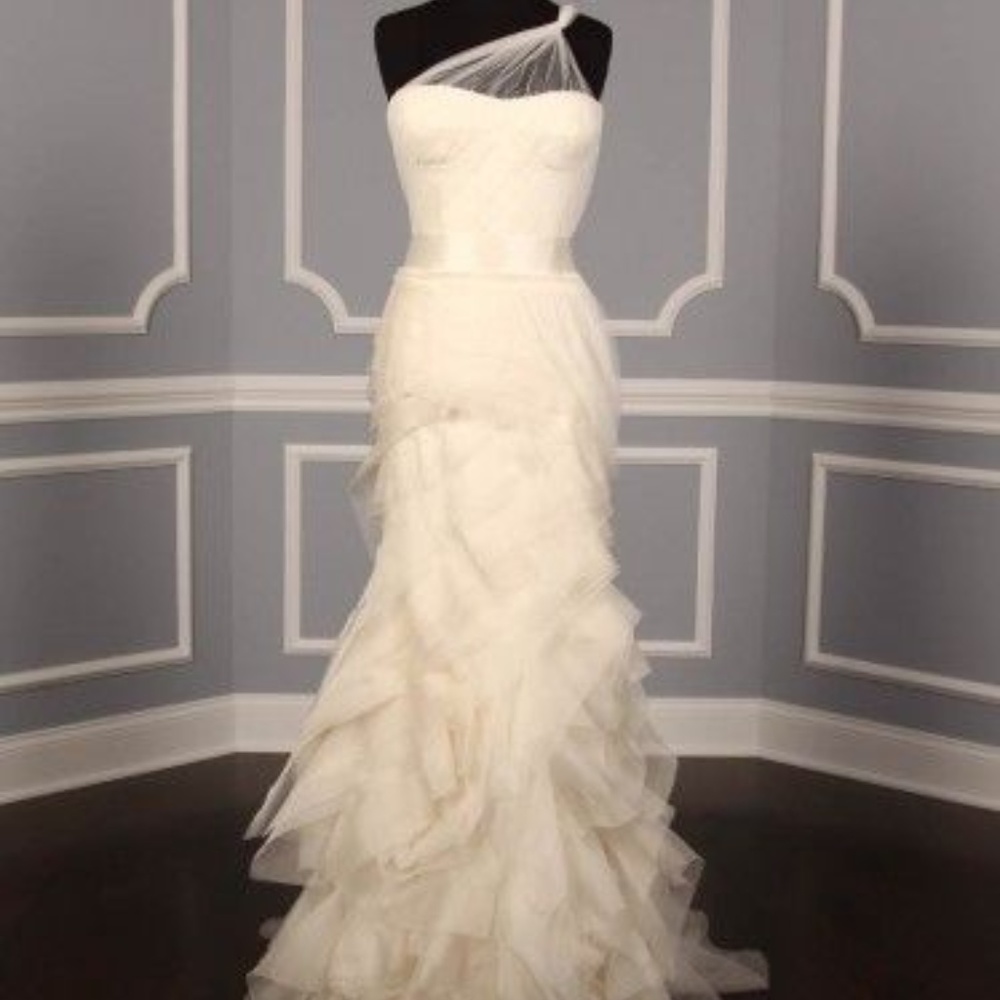 Vera Wang Farrah Wedding Gown Ivory Size 10